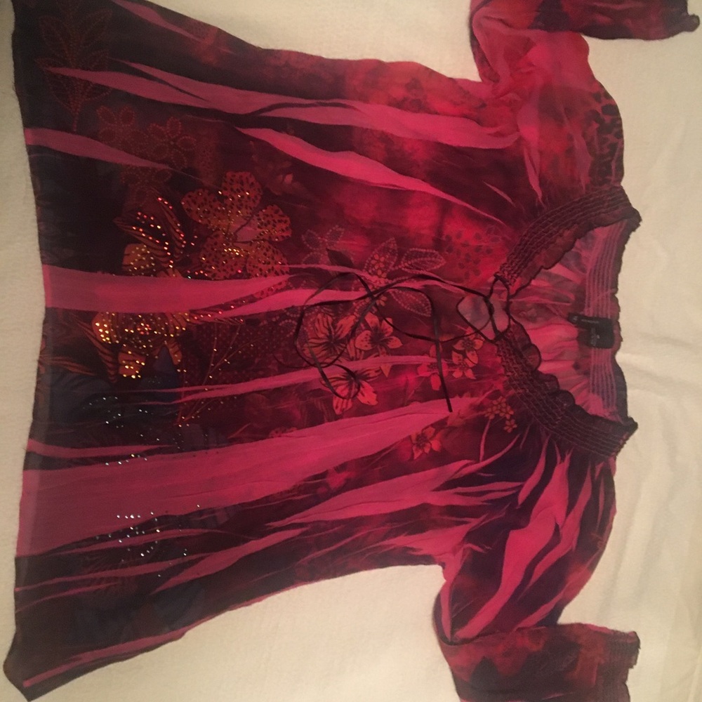 New direction Hilow sheer three-quarter sleeve